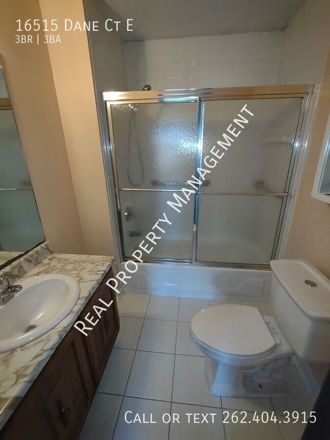 Building Photo - 16515 Dane Ct E