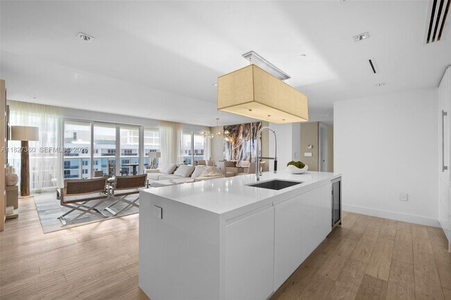 Building Photo - 102 24th St