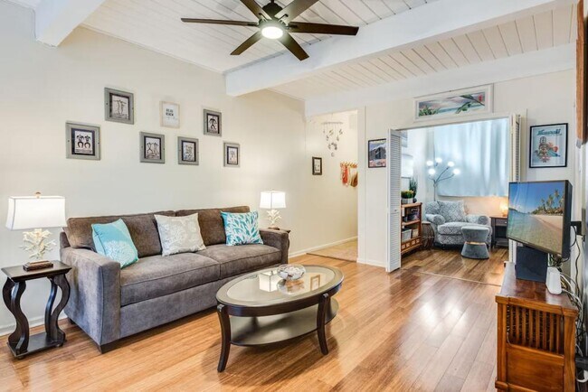 Building Photo - 75-5873 Walua Rd C-208