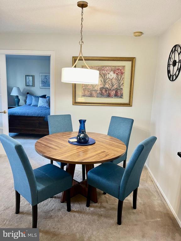 Building Photo - 1808 Old Meadow Rd