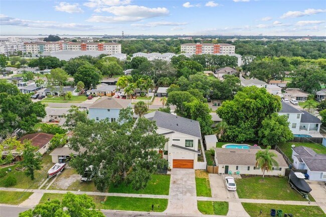 Building Photo - 4717 W Oklahoma Ave