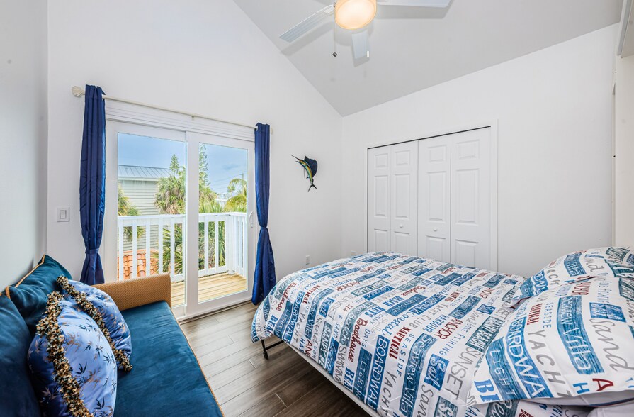 Guest Room 1 - 8432 W Gulf Blvd