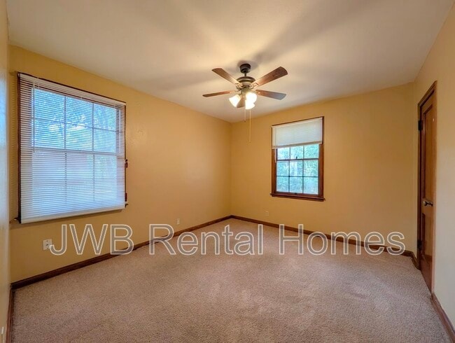 Building Photo - 1147 Maynard St