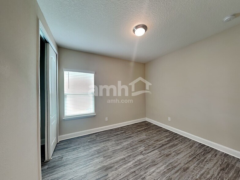 Building Photo - 74 Cobalt Ln