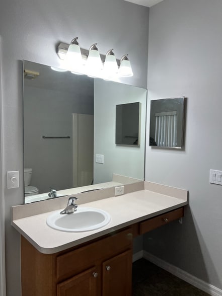 Building Photo - 1207 Auburn Lakes Dr