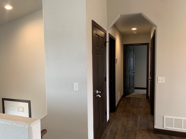 Building Photo - 528 Bull Run Dr
