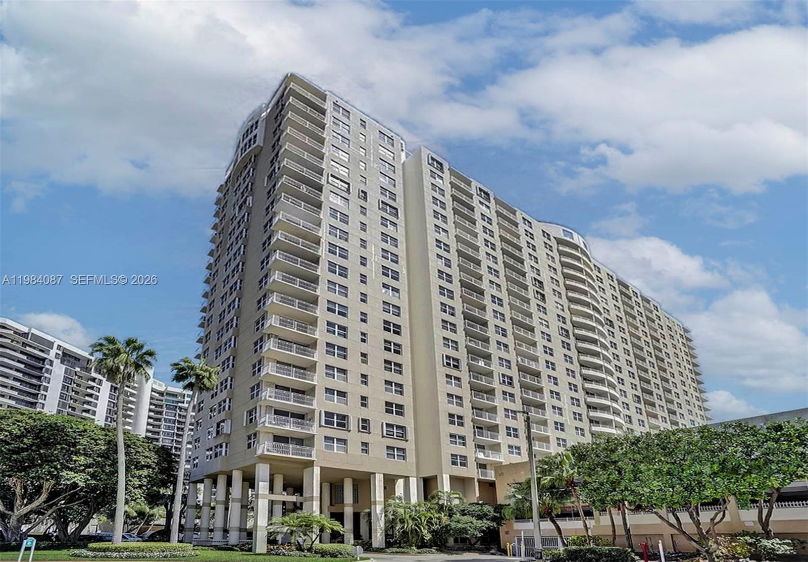 Building Photo - 770 Claughton Island Dr