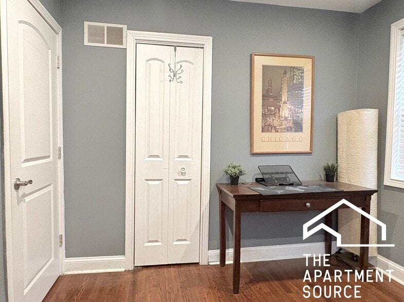 Building Photo - 8108 S 85th Ave