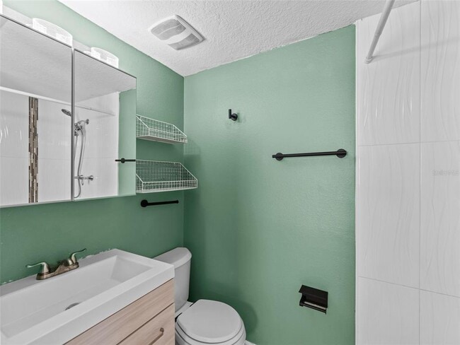 Building Photo - 2924 W Dewey St