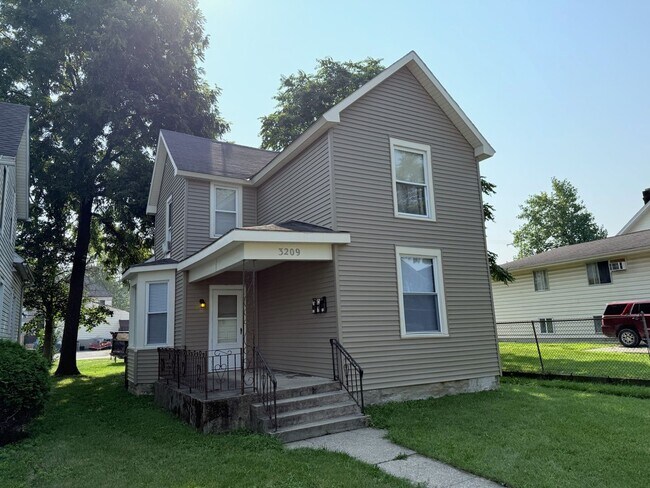 Primary Photo - 3209 S Harrison St