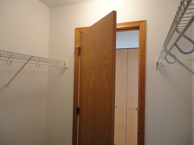 Building Photo - 1204 Stonecrop Ln