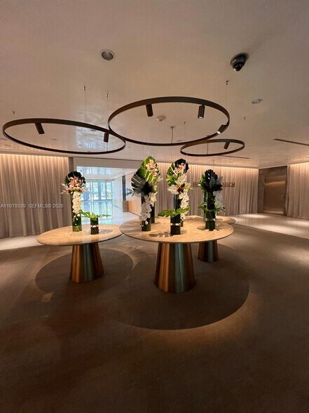 Building Photo - 1395 Brickell Ave