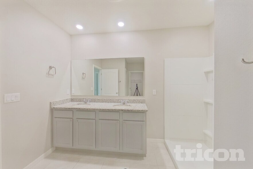 Building Photo - 3669 Crimson Clover Dr