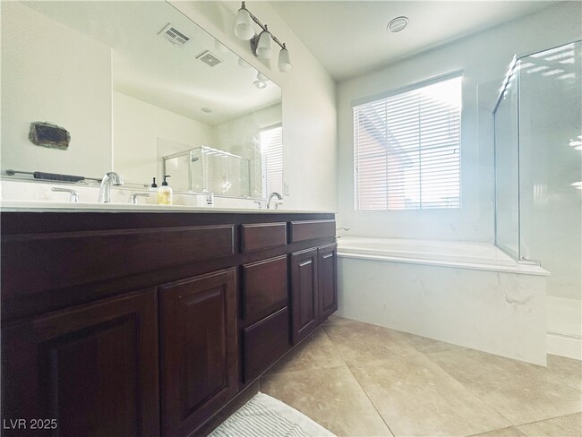 Building Photo - 11488 Belmont Lake Dr