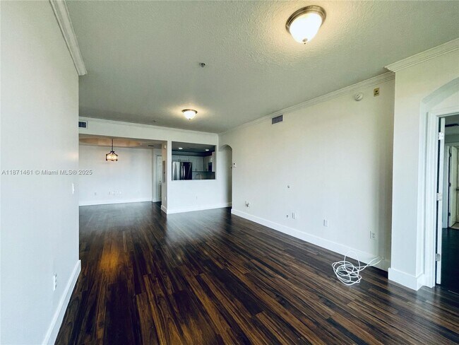 Building Photo - 6560 NW 114th Ave