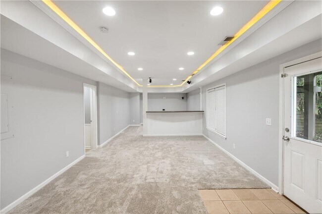 Building Photo - 51 Pine Way