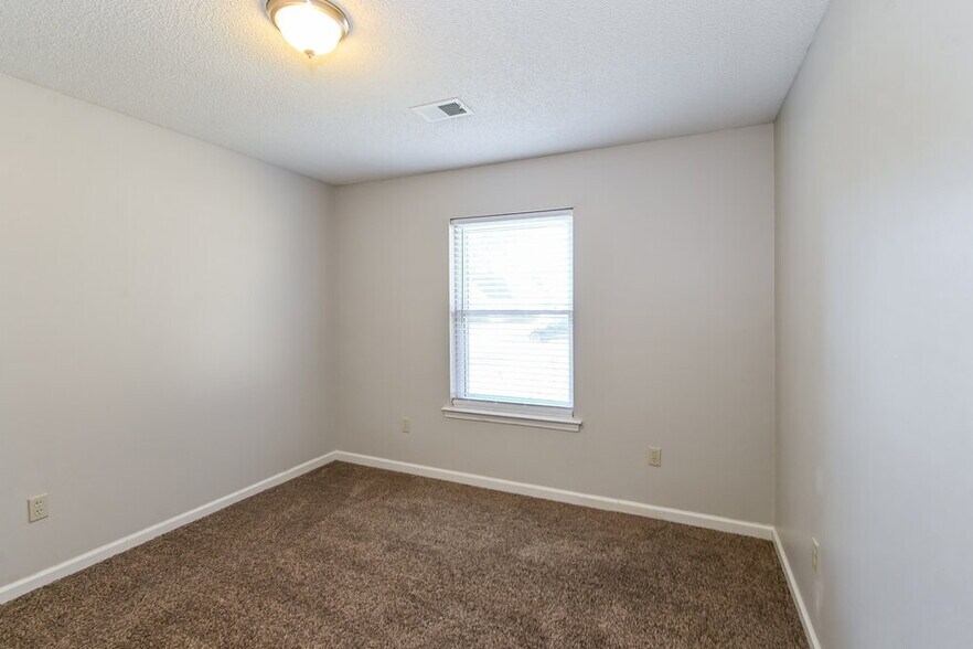 Building Photo - 5822 Michaelson Dr