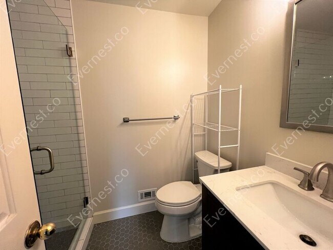 Building Photo - 1227 33rd St S