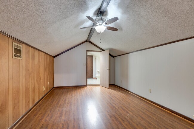 Building Photo - 113 Aberdeen Dr