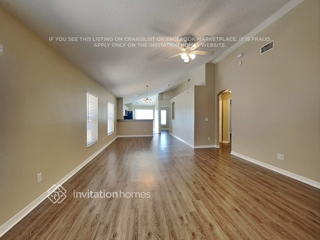 Building Photo - 10618 Lakeside Vista Dr