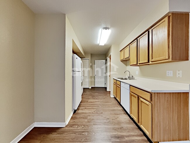 Building Photo - 1638 S Buckley Way