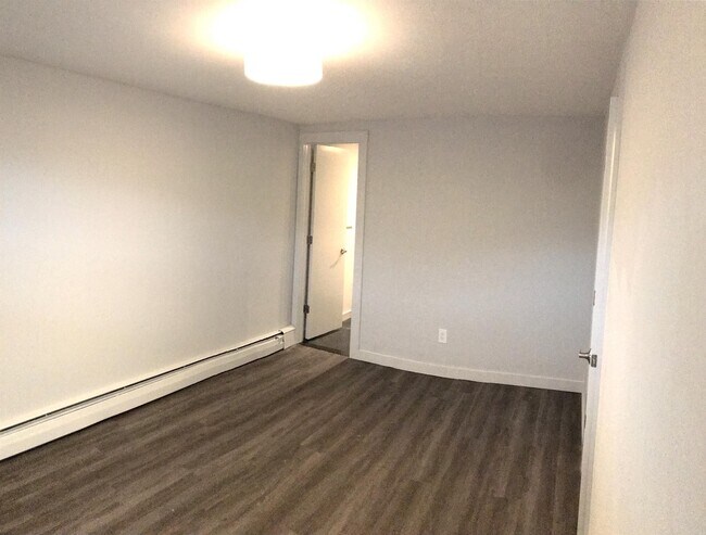 Building Photo - 511 Lake Terrace