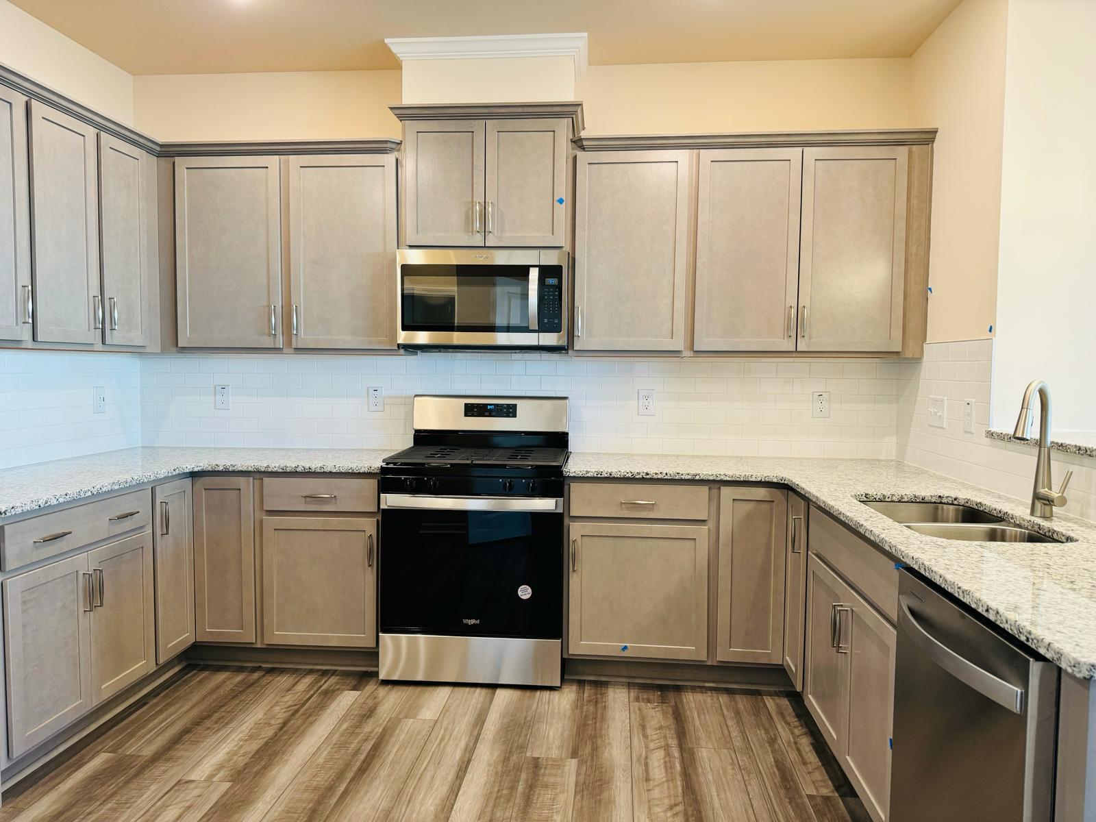 Kitchen - 307 Parker Station Ave