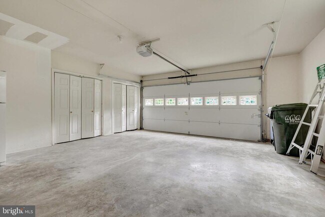 Building Photo - 2219 Cedar Mill Ct