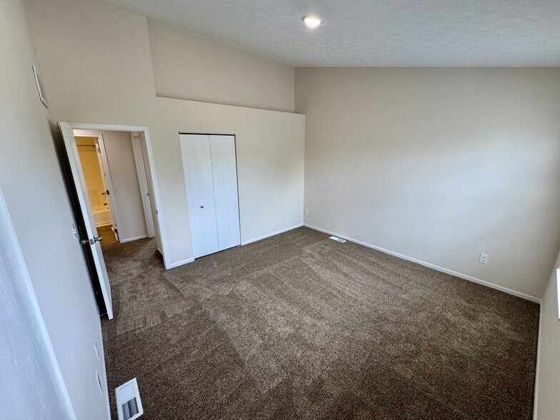 Building Photo - 389-395 Abbeyville Rd