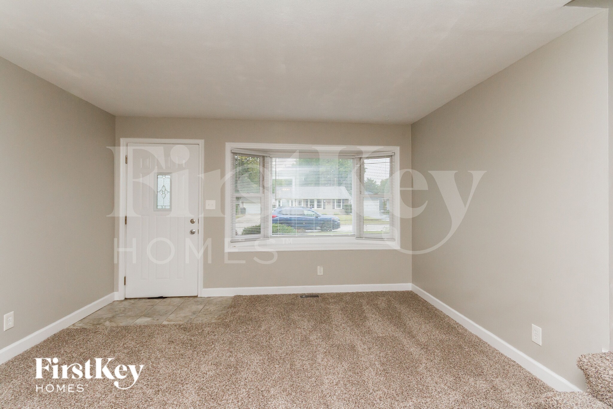 Building Photo - 439 W Margaret Terrace