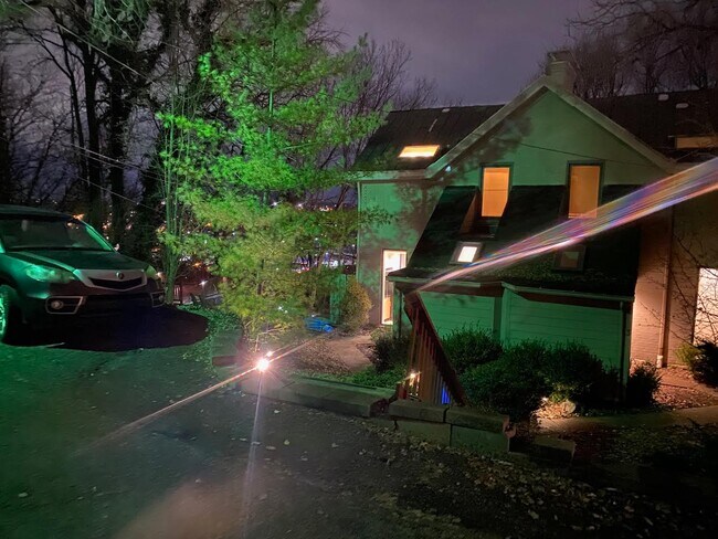 Building Photo - Foxhall Court