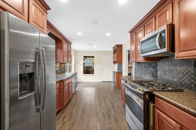 Building Photo - 2602 Cloverfield Ct