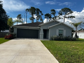 Building Photo - 21286 Quesada Ave