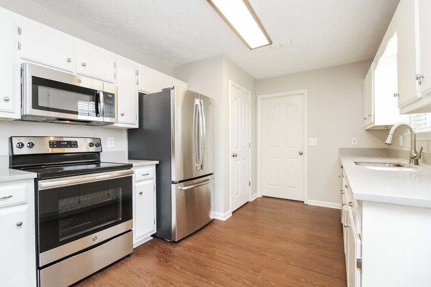 Building Photo - 1606 Vista Ct