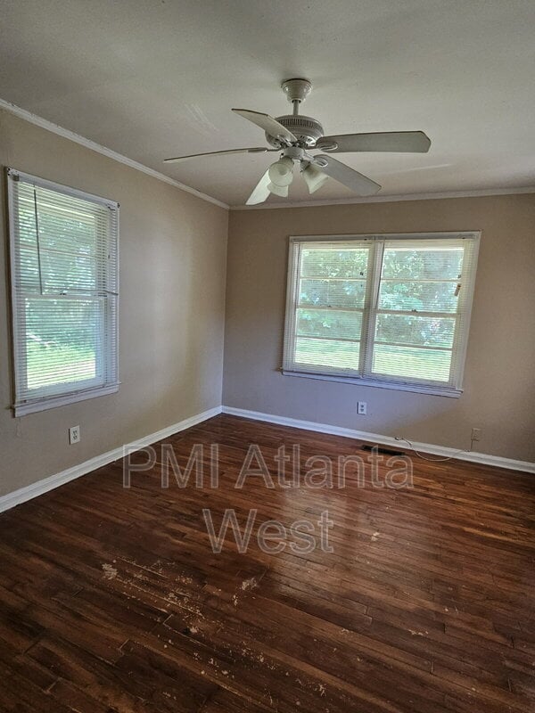 Building Photo - 418 Thaxton Dr SE