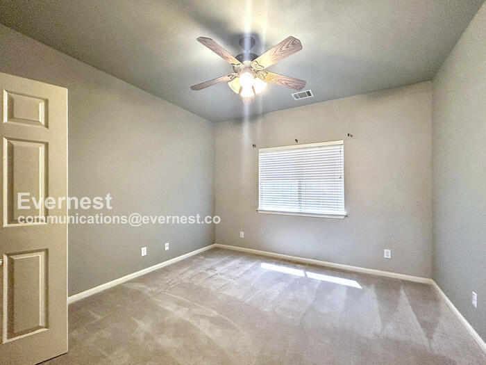 Building Photo - 2422 Cadara Woods