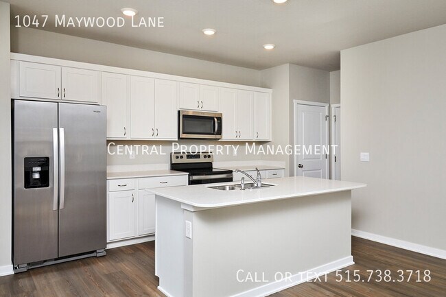 Building Photo - 1047 Maywood Ln