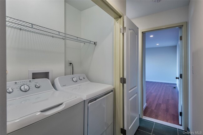 Building Photo - 36 Carney St