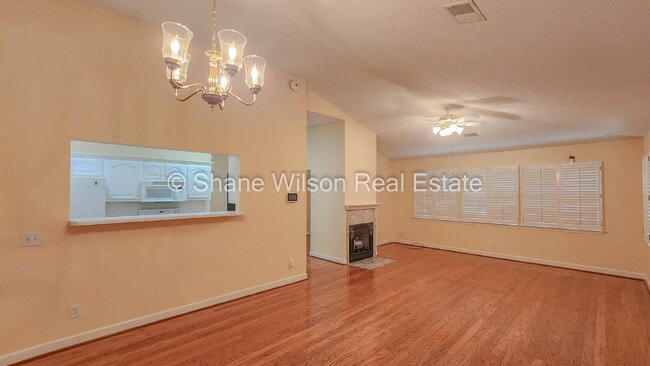 Building Photo - Spacious 3-Bed, 3-Bath Condo in Dalton