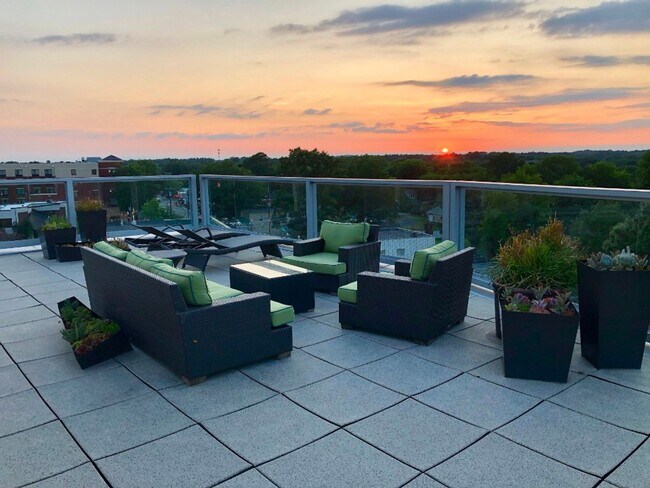 Building Photo - Effortless Downtown Living in the Heart of...