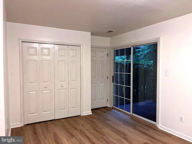 Building Photo - 5144 Woodfield Dr