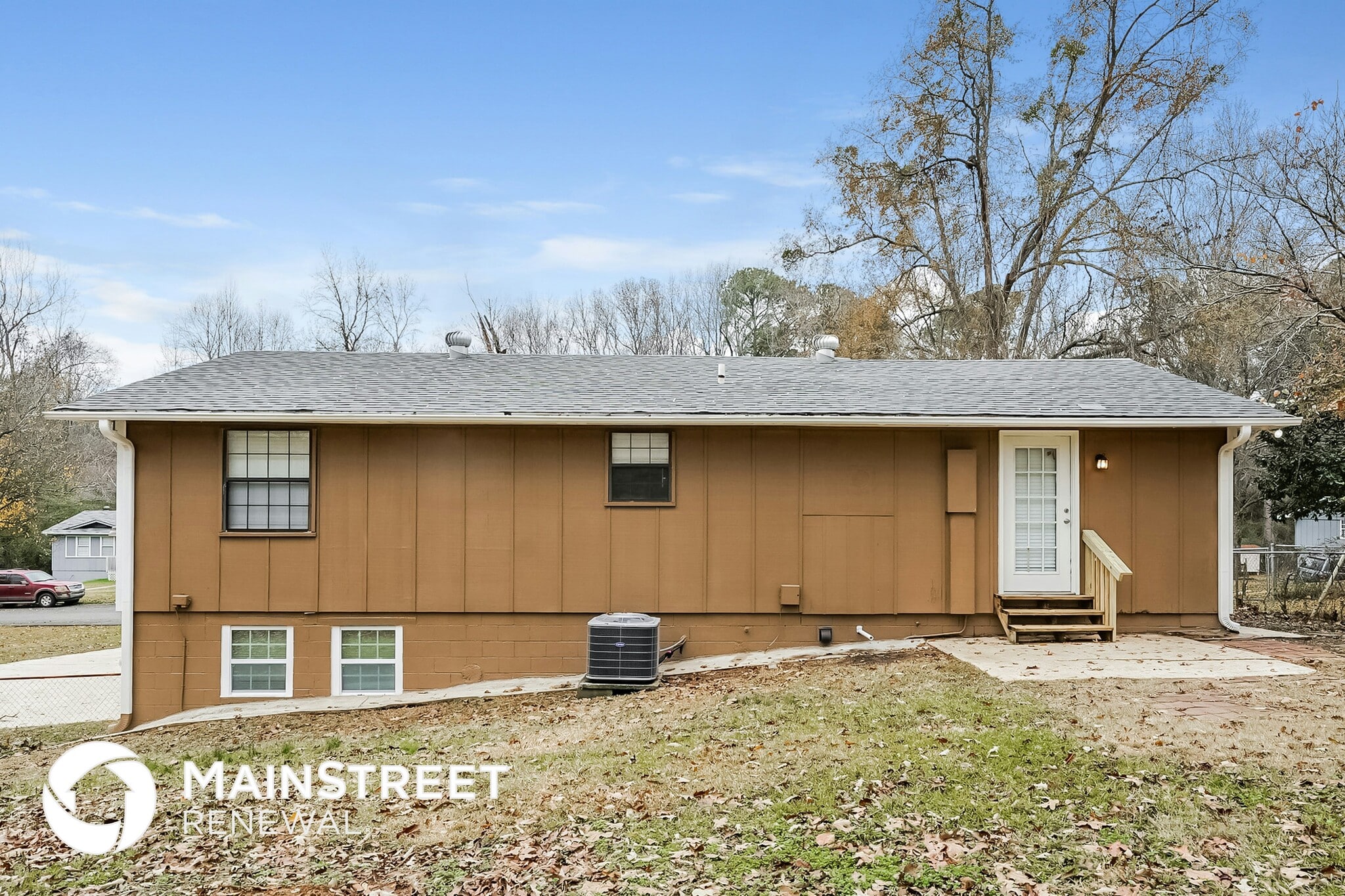 Building Photo - 5057 Oak Leaf Cir
