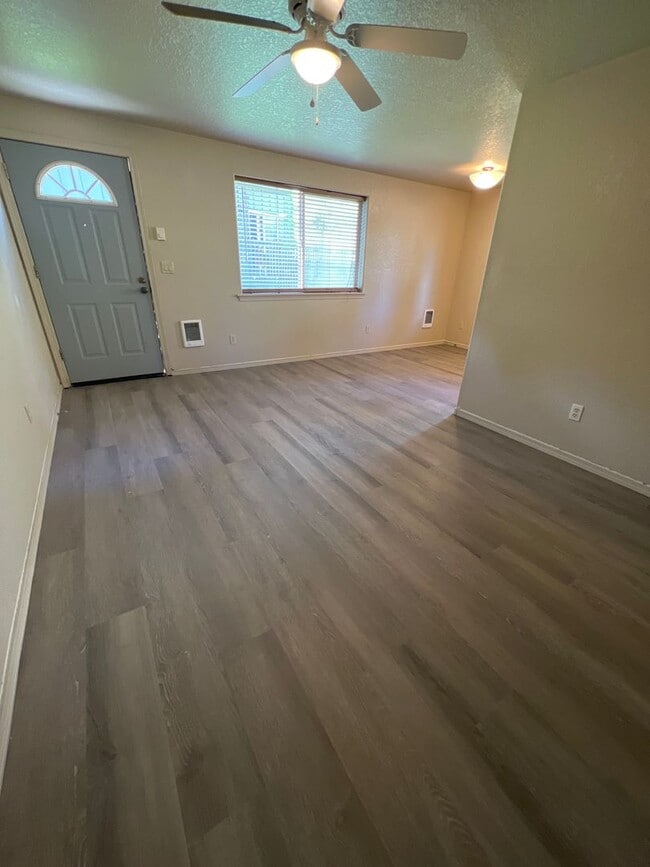 Building Photo - 1431 Lucinda Ct
