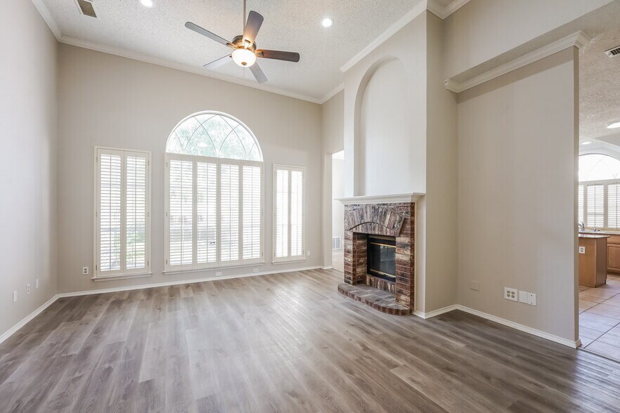 Building Photo - 440 Saddle Head Dr