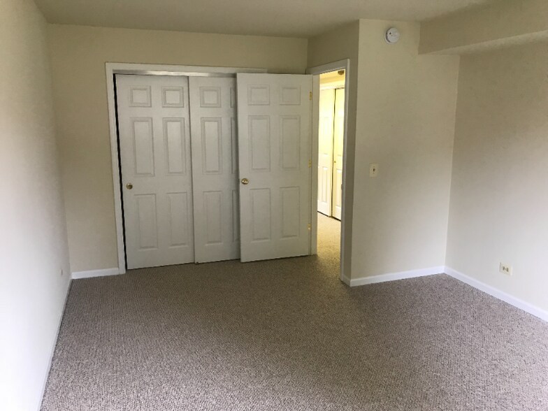Building Photo - 773 Lippert Ln