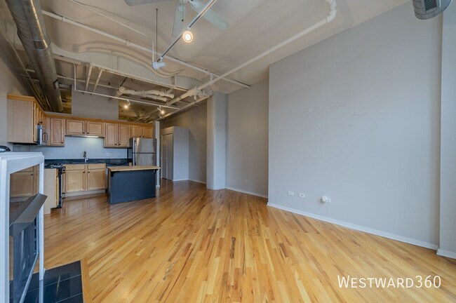 Building Photo - 500 S Clinton St