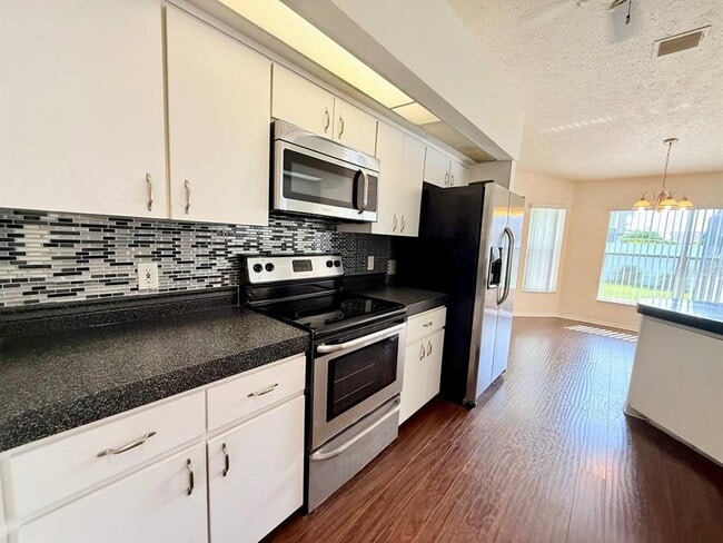 Building Photo - 4528 Dumont St