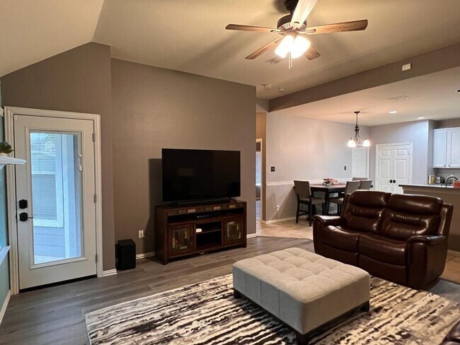 Building Photo - 3506 Nandina Dr