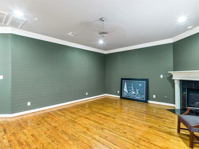Building Photo - 3006 E Park at Fairdale