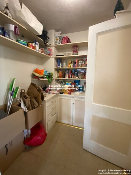 Building Photo - 138 Davis Ave